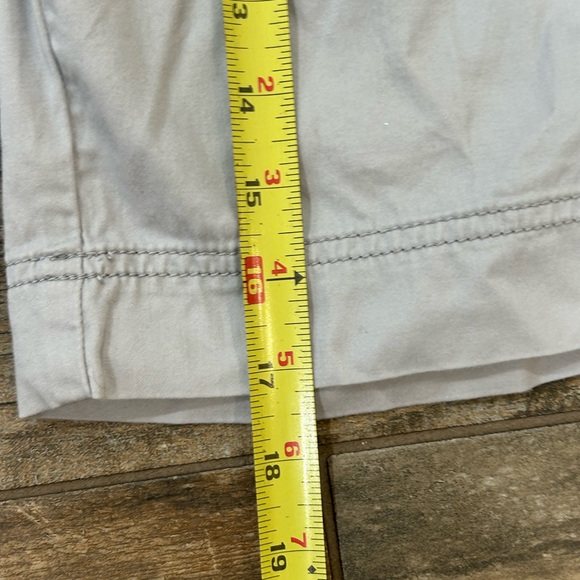 White House Black Market Womens Size 4 Bermuda Shorts Double Front Button - Picture 7 of 9